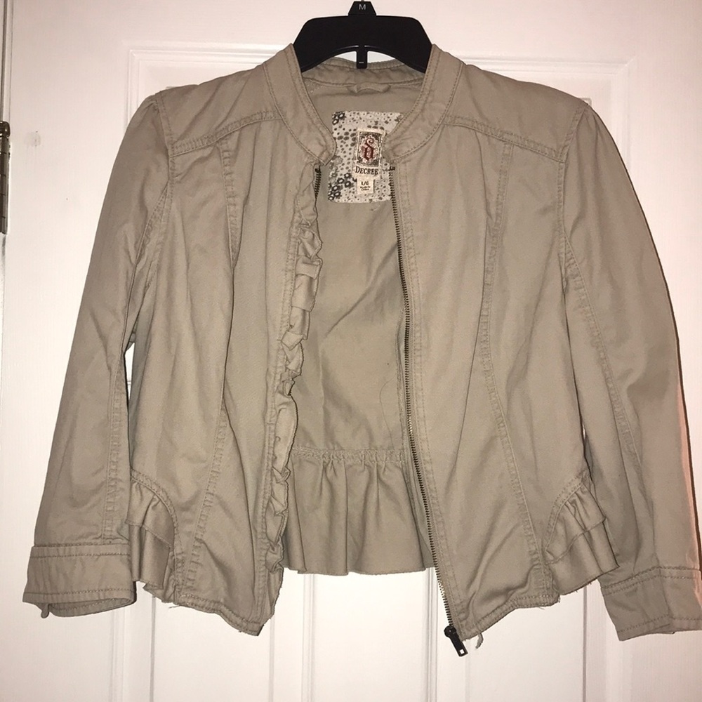 Decree light weight jacket